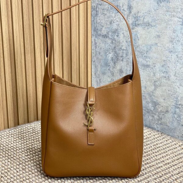 LE 5  7 SMALL SUPPLE 22 IN TORTILLA BROWN CALFSKIN GOLD BUCKLE