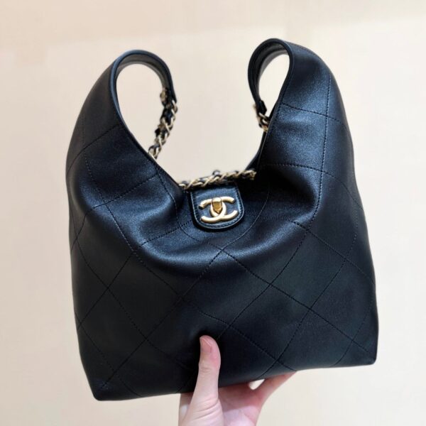 QUILTED LARGE HOBO BAG 35 IN BLACK LAMBSKIN GOLD HARDWARE