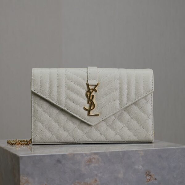 ENVELOPE CHAIN BAG 22 IN LIGHT GRAY LAMBSKIN GOLD HARDWARE