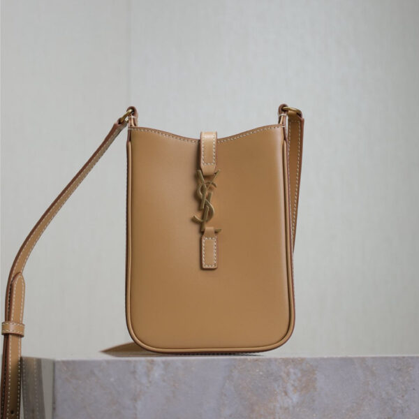 LE 5  7 PHONE BAG 18 IN CIDER BROWN CALFSKIN